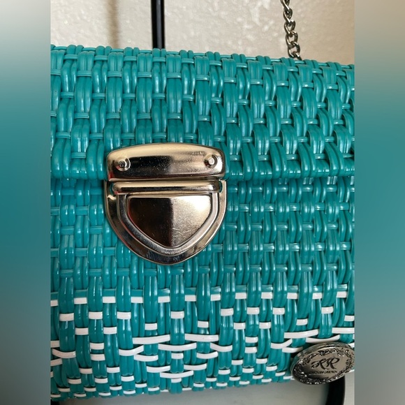 Elegant Teal and White Crossbody Bag - Picture 4 of 9